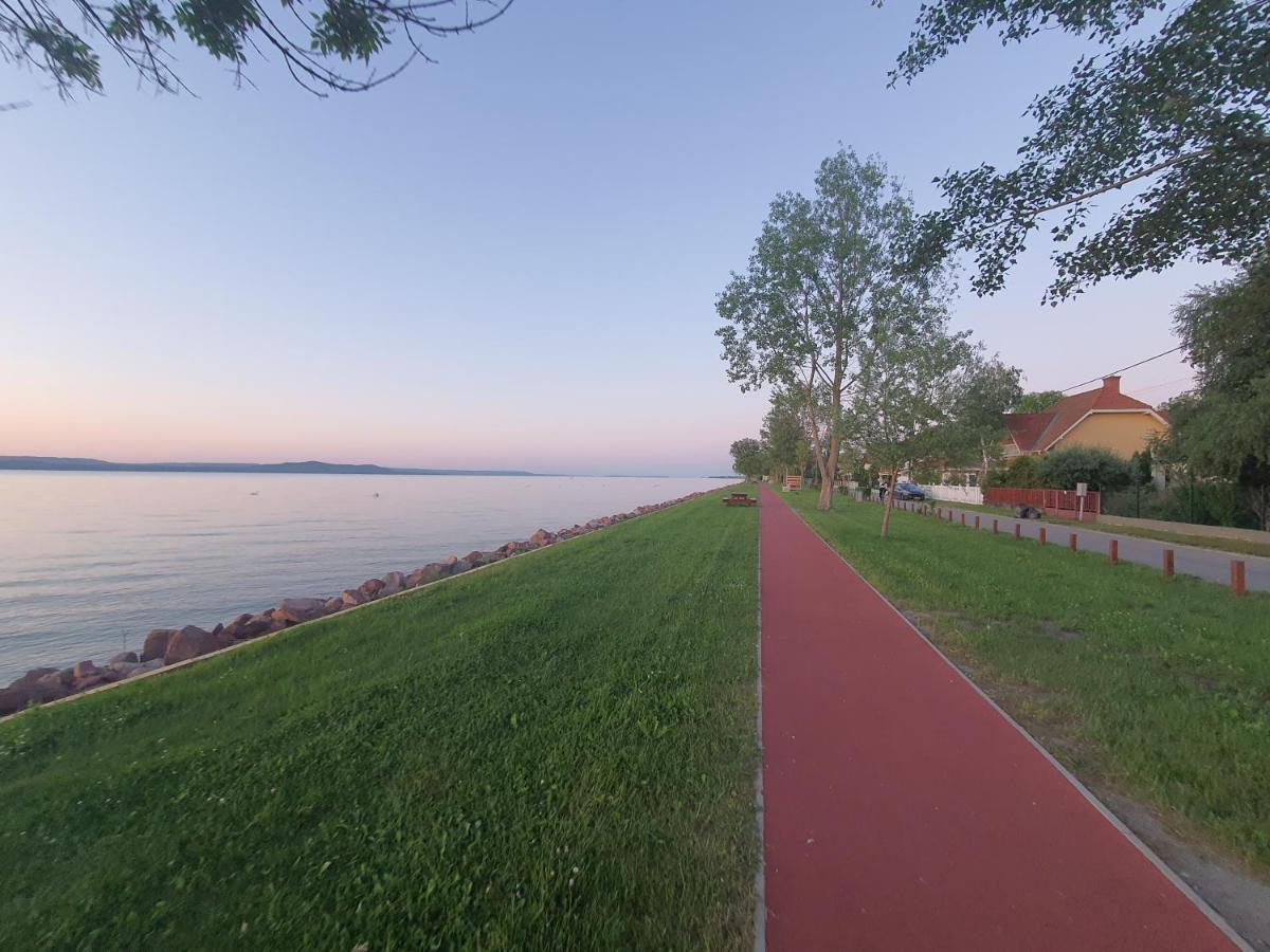 Relax Beach Apartman Fonyód Exteriér fotografie